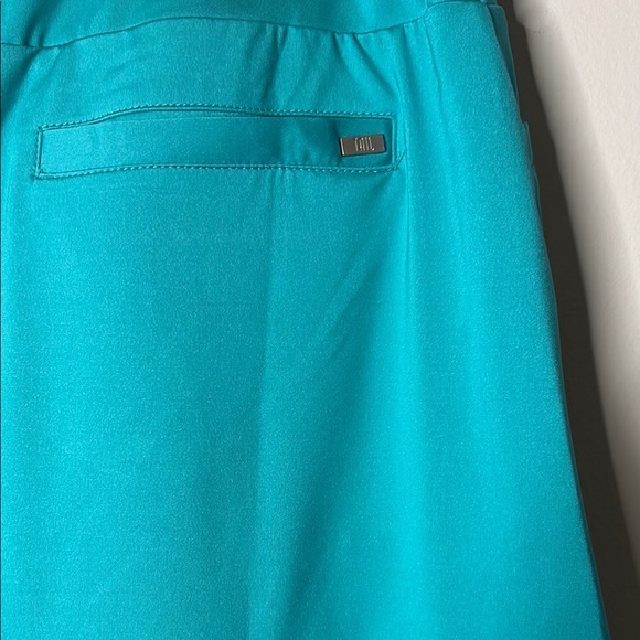 Tail - Picture 6 of 8